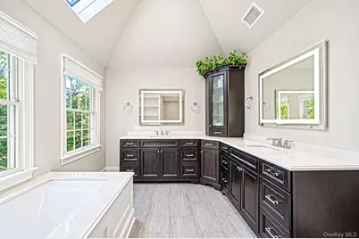 9 Franciscan Lane, Smithtown, NY 11787 - Photo 23