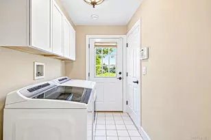 9 Franciscan Ln, Smithtown, NY 11787 - Photo 31