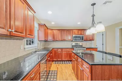 9 Franciscan Lane, Smithtown, NY 11787 - Photo 9