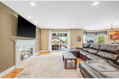 9 Franciscan Lane, Smithtown, NY 11787 - Photo 15