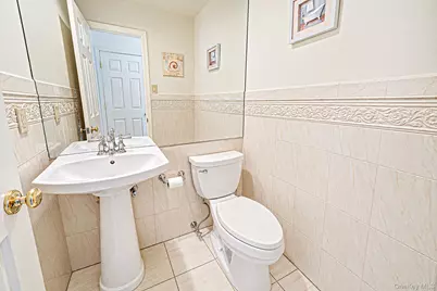 4 Kroft Court, Huntington, NY 11743 - Photo 17