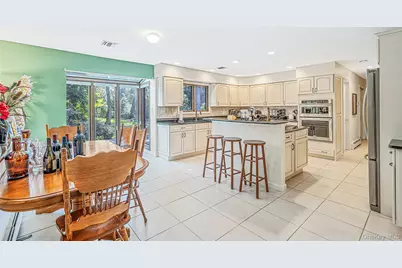 4 Kroft Court, Huntington, NY 11743 - Photo 11