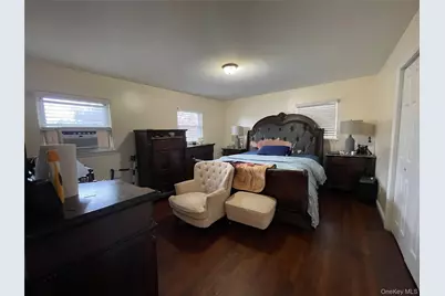 230 Westbury Boulevard, Hempstead, NY 11550 - Photo 17