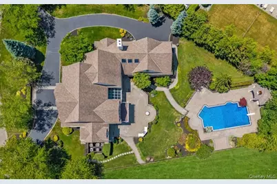 38 The Helm, East Islip, NY 11730 - Photo 27