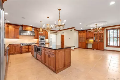 38 The Helm, East Islip, NY 11730 - Photo 9