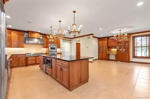 38 The Helm, East Islip, NY 11730 - Photo 9