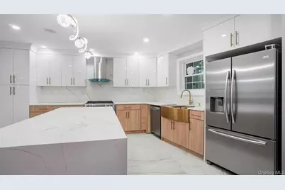 918 Throgs Neck Expwy, Bronx, NY 10465 - Photo 3