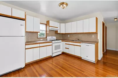 4304 149th Street, Flushing, NY 11355 - Photo 7