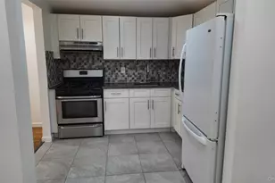 139-30 Laurelton Pkwy, Rosedale, NY 11422 - Photo 7