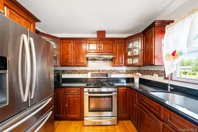 234 Nevada Street, Hicksville, NY 11801 - Photo 27