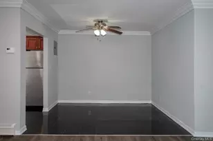 39 Elliot Pl, Smithtown, NY 11787 - Photo 5
