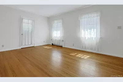 21 Elm Street E, Valhalla, NY 10595 - Photo 7