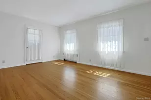 21 Elm Street E, Valhalla, NY 10595 - Photo 7