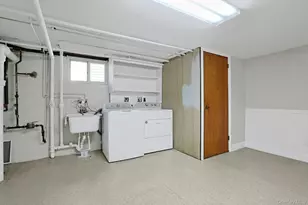 21 Elm Street E, Valhalla, NY 10595 - Photo 31