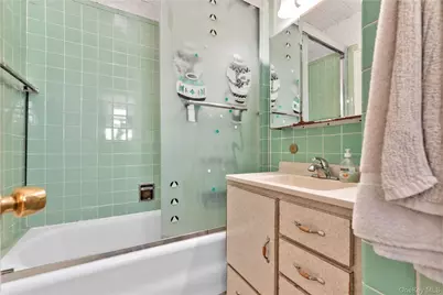 84-42 Charlecote Ridge, Jamaica, NY 11432 - Photo 27