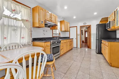 84-42 Charlecote Ridge, Jamaica, NY 11432 - Photo 7