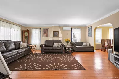 84-42 Charlecote Ridge, Jamaica, NY 11432 - Photo 11