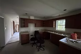 33 Wayne Way, White Plains, NY 10607 - Photo 3