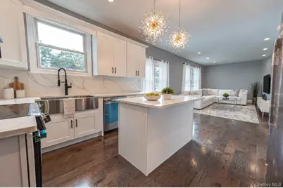 71 Stuyvesant Avenue, Mastic, NY 11950 - Photo 5