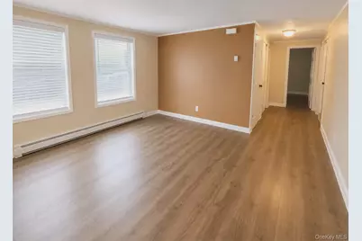 21 Village Circle E #21, Manorville, NY 11949 - Photo 5