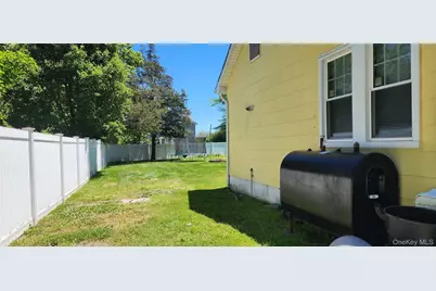 9 Babylon Road, Mastic Beach, NY 11951 - Photo 7