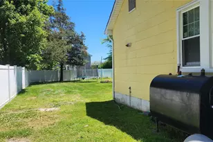 9 Babylon Rd, Mastic Beach, NY 11951 - Photo 7