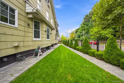 8401 104th Street, Richmond Hill, NY 11418 - Photo 25
