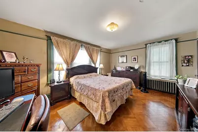 8401 104th Street, Richmond Hill, NY 11418 - Photo 5