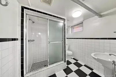 8401 104th Street, Richmond Hill, NY 11418 - Photo 19