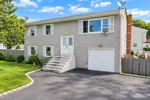 83 Pinetree Dr, Shirley, NY 11967 - Photo 7