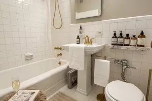 10025 Queens Blvd, Forest Hills, NY 11375 - Photo 9