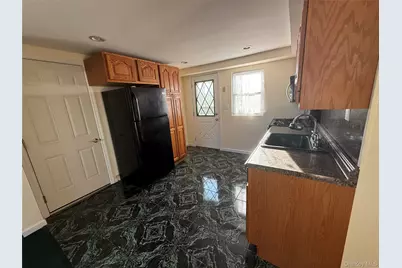 84 Surf Road, Lindenhurst, NY 11757 - Photo 9