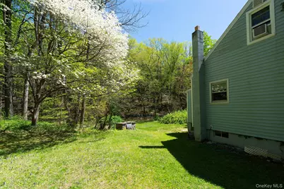 21 Van Dam, Hyde Park, NY 12538 - Photo 27