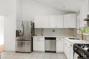 1056 Arthur St, Uniondale, NY 11553 - Photo 11