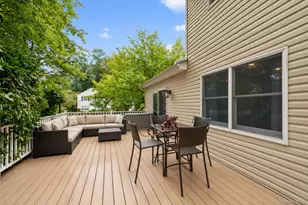 21 Edgewood, Plainview, NY 11803 - Photo 33