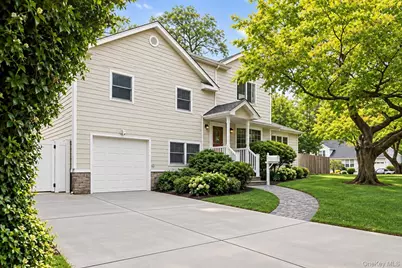 21 Edgewood, Plainview, NY 11803 - Photo 1