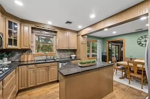 21 Edgewood, Plainview, NY 11803 - Photo 7