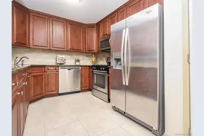 200 Carney Street #202, Glen Cove, NY 11542 - Photo 5