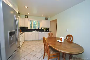 12 Charlotte Pl, Hartsdale, NY 10530 - Photo 23
