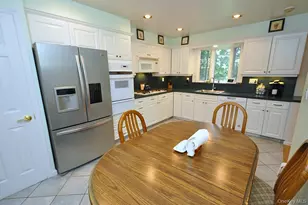 12 Charlotte Pl, Hartsdale, NY 10530 - Photo 5