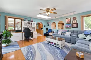 122 Evergreen Ave, Medford, NY 11763 - Photo 9