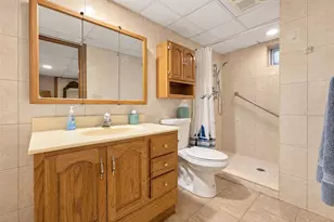122 Evergreen Ave, Medford, NY 11763 - Photo 17