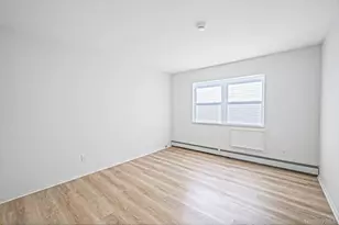 1 Hemlock Dr, Bay Shore, NY 11706 - Photo 15