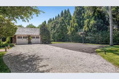 329 Georgica Road, East Hampton, NY 11937 - Photo 13