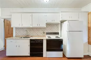 953 Ripley Ln, Oyster Bay, NY 11771 - Photo 5