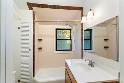 953 Ripley Lane, Oyster Bay, NY 11771 - Photo 9