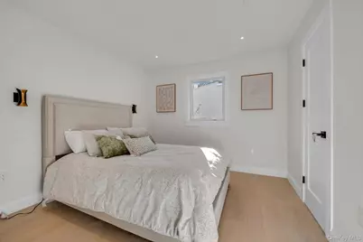 66 Peachtree Lane, Roslyn Heights, NY 11577 - Photo 19