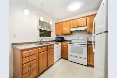 337 Sierra Vista Lane, Valley Cottage, NY 10989 - Photo 11
