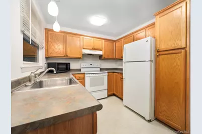 337 Sierra Vista Lane, Valley Cottage, NY 10989 - Photo 9