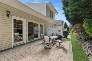 147 Pond View Dr, Port Washington, NY 11050 - Photo 33